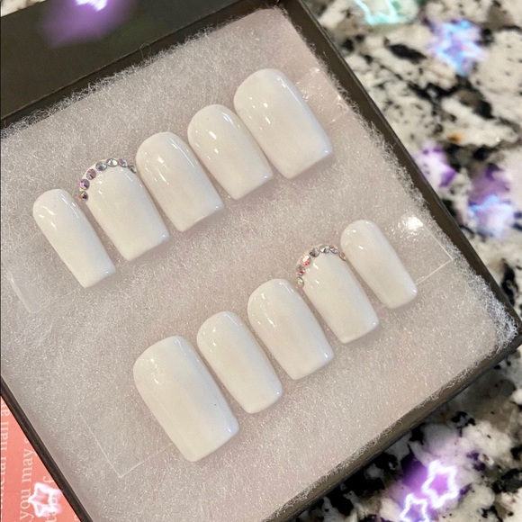 Press On Nails - Picture 3 of 3